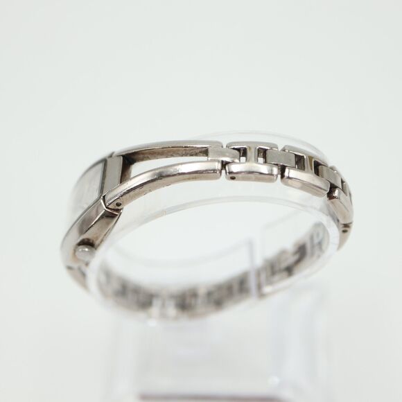 Guess Ladies Watch Silver Tone 18mm Stainless Steel Bracelet with New Battery - Picture 11 of 14